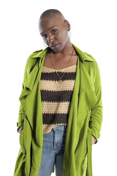 Kel Saç Modeli Ile Siyah Afrikalı Amerikalı Moda Modeli Güvenle — Stok fotoğraf