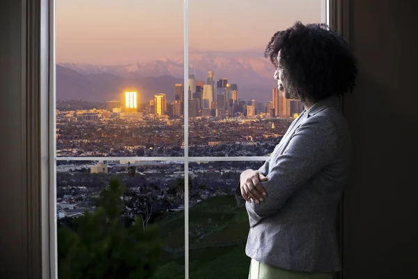 Black Female Business Woman Looking Out Window Office Los Angeles — Stock Photo, Image