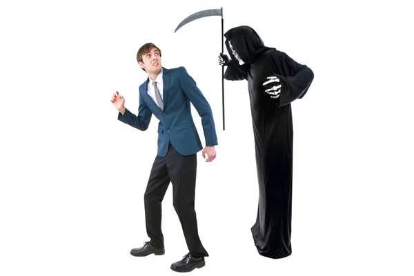 Homme Dans Costume Fantôme Faucheur Sinistre Halloween Pourchassant Moquant Moquant — Photo