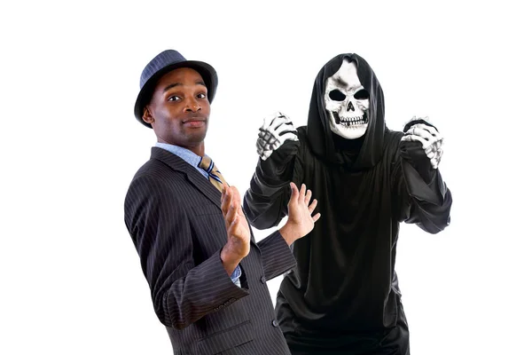 Homem Traje Fantasma Halloween Ceifeiro Sombrio Divertindo Assustando Empresário Adulto — Fotografia de Stock