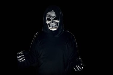 Korkunç canavar ya da Azrail hayaleti Cadılar Bayramı 'nda karanlık gölgelerden çıkıp musallat oluyor. Korkunç ve ölümcül hayali bir iblisi temsil ediyor.