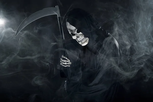 Scary Looking Grim Reaper Ghost Wielding Scythe Sickle Coming Out — ストック写真