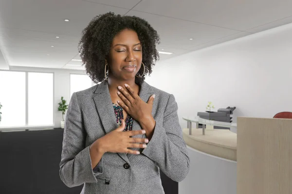 Empresária Sentindo Sintomas Vívidos Durante Trabalho Ela Uma Negra Afro — Fotografia de Stock
