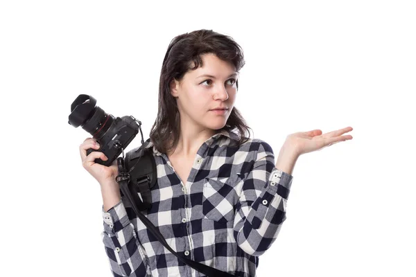 Giovane Fotografa Professionista Freelance Studentessa Arte Fotoreporter Uno Sfondo Bianco — Foto Stock