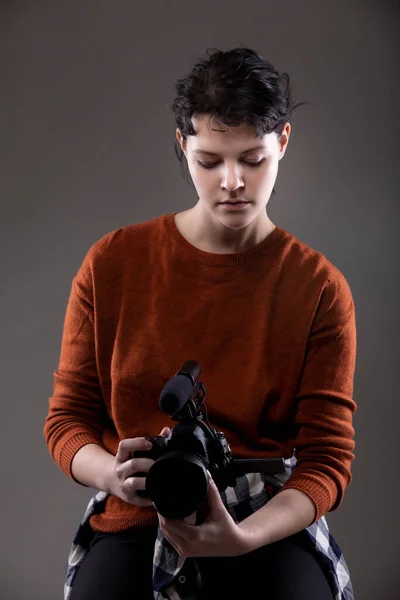 Portrait Female Online Content Creator Holding Video Camera Used Vlogging — Stock Photo, Image