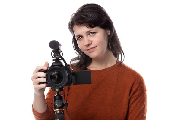 Kamera Mikrofonu Olan Genç Bir Kadın Beyaz Arka Planda Online — Stok fotoğraf