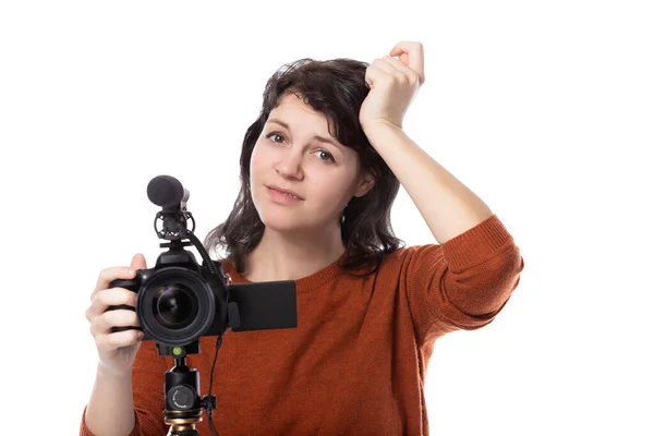 Junge Frau Mit Kamera Und Mikrofon Als Filmemacherin Oder Erschafferin — Stockfoto