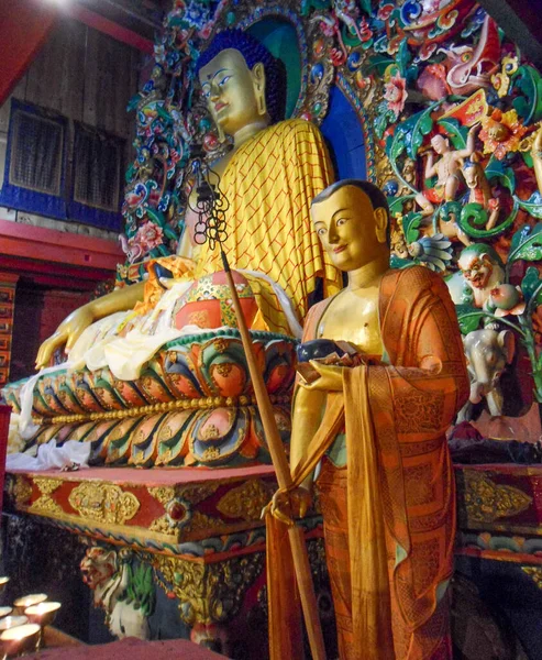 Gran Estatua Buda Con Ropa Amarilla Abertura Dorada Monasterio Tengboche — Foto de Stock