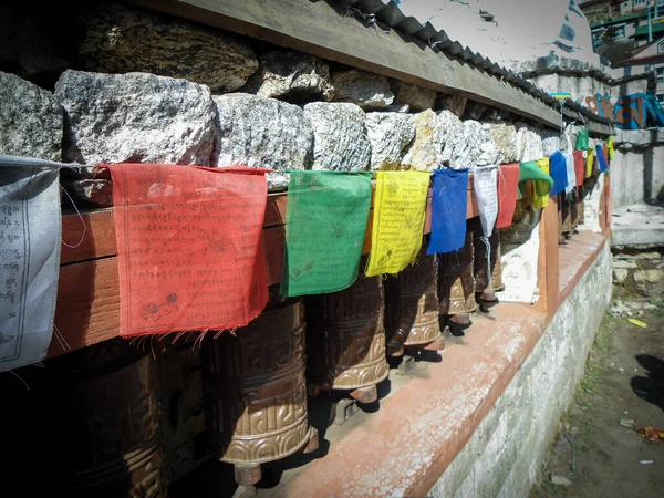 Böner Hjul Och Färgglada Böner Flaggor Namche Bazar Nepal — Stockfoto