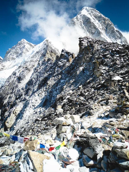 Vista Incrível Monte Everest Kalla Pattar Com Bandeiras Orações — Fotografia de Stock
