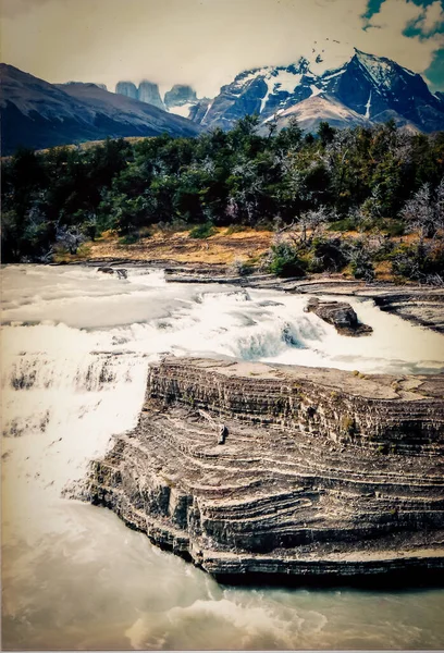 Prachtige Ongerepte Rivier Bij Torres Del Paine Chili Waterval Rotsen — Stockfoto