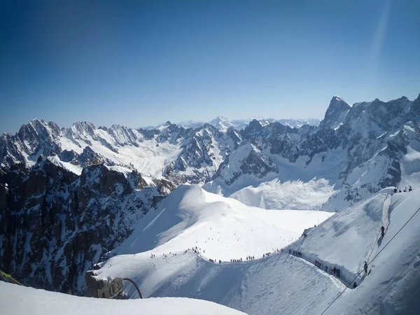 Ligne Skieurs Dans Vallée Blanche Chamonix France Endroit Très Touristique — Photo