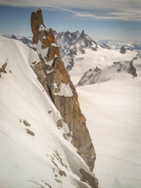 Fransa, Chamonix yakınlarındaki Aiguille du Midi 'de Granit Monolit