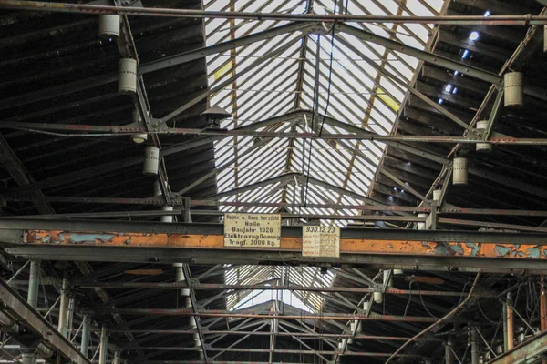 Demiryolunun Kayıp Yer garajı