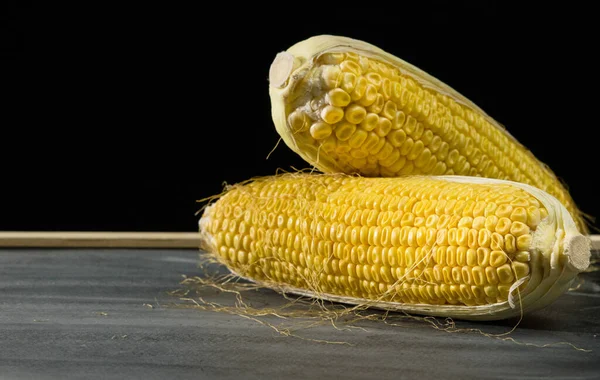 Ripe Wilted Corn Cobs Black Background — Stock Photo, Image