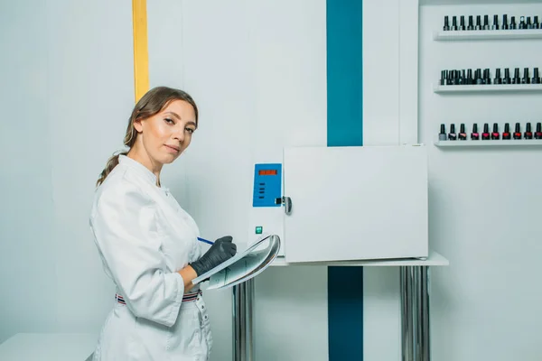 Sala Luminosa Parece Com Laboratório Médico Existe Aparato Para Quartzear — Fotografia de Stock