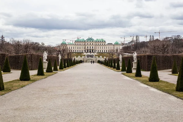 Viena Austria Marzo 2017 Vista Gente Caminando Jardín Del Belvedere — Foto de Stock