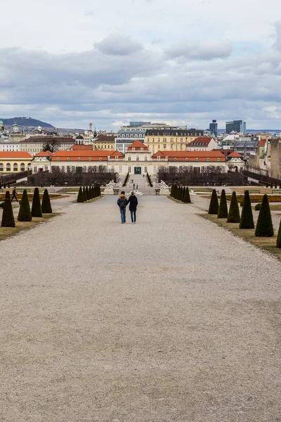 Viena Austria Marzo 2017 Vista Gente Caminando Jardín Del Belvedere — Foto de Stock