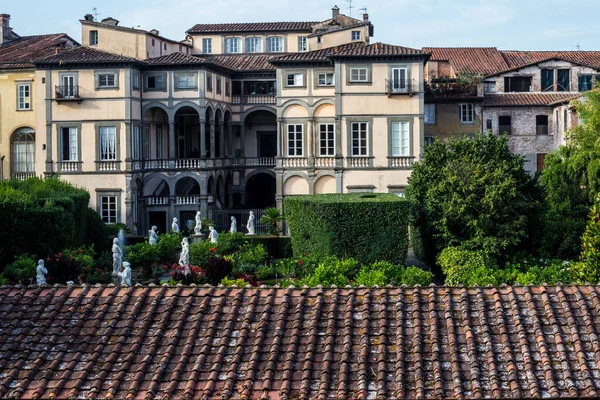 ルッカ イタリア 2017年7月9日 夏の日にファナー宮殿と庭園の眺め — ストック写真