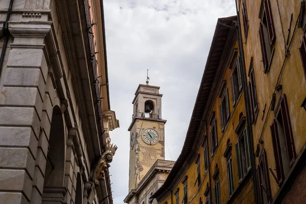 Pisa Itália Julho 2017 Vista Dos Edifícios Antigos Tradicionais Cidade — Fotografia de Stock