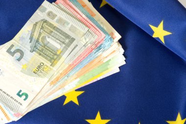 AB ve birçok Euro banknot bayrağı