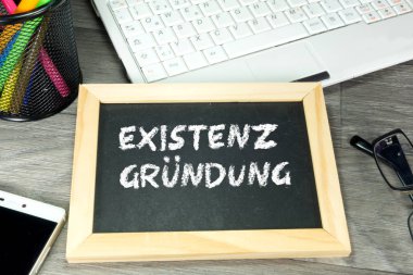 Bir ofis ve bir tebeşir tahtası ile word iş başlangıç