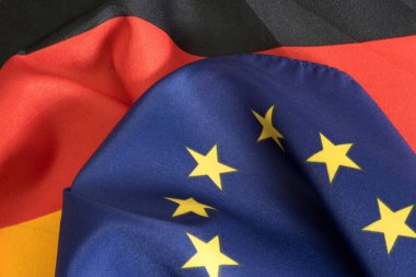 Almanya ve AB bayrakları