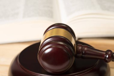 Tokmak ve hukuk kitabı