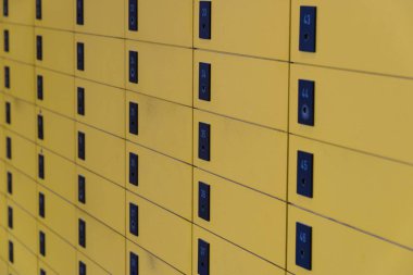 Bir Postane tesisinde posta kutusu