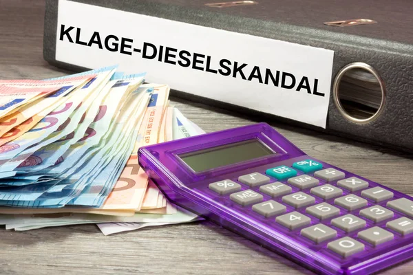 Dinero Demanda Por Escándalo Del Diesel — Foto de Stock