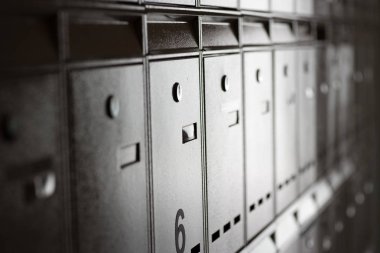 Posta kutusu bir binada