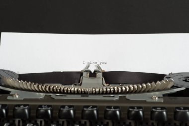 Bir daktilo ve bir aşk mektubu