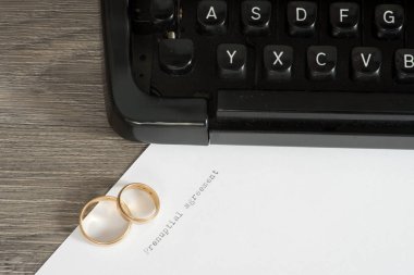 Bir daktilo ve evlilik akdi