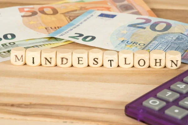 Asgari ücret, euro bono ve bir hesap makinesi