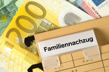 Euro banknot ve baskı Family Reunion ile bir klasör