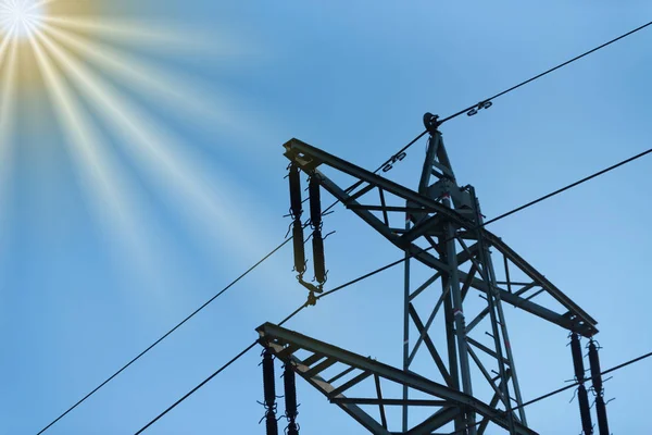 Hög Spänning Pylon Och Blå Himmel — Stockfoto