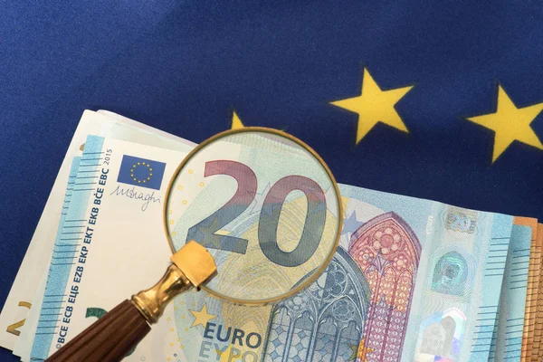 Vlajky Evropské Unie Zvětšovací Sklo Euro Bankovky — Stock fotografie