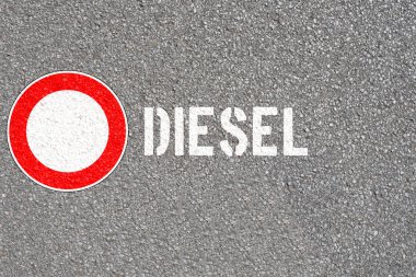 Dizel araçlar için yol yasağı bir işaret