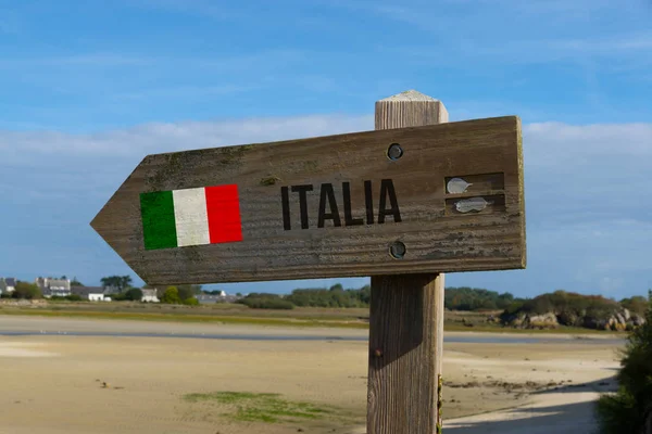 Een Pijl Wijst Naar Grens Met Italië — Stockfoto