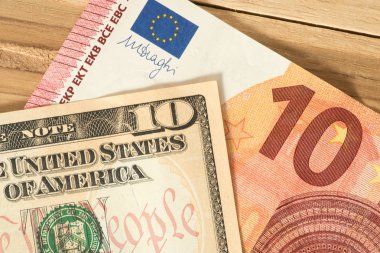 Banknotlar Dolar ve Euro