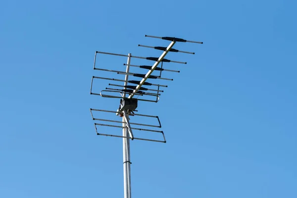 Radio Antena Telewizyjna Błękitne Niebo Tle — Zdjęcie stockowe