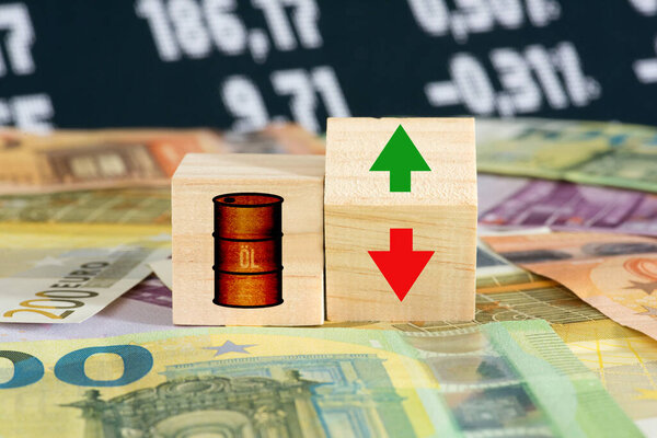 Банкноты евро, цены на нефть и биржа
