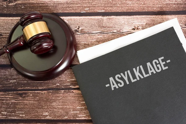 Judge Gavel File Asylum Lawsuit — Stock Photo, Image
