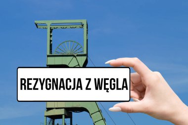 Polonya 'daki maden kulesi, maden ve kömür çıkışı.