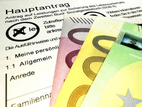 Antrag Auf Hartz Und Euro Scheine — Stockfoto