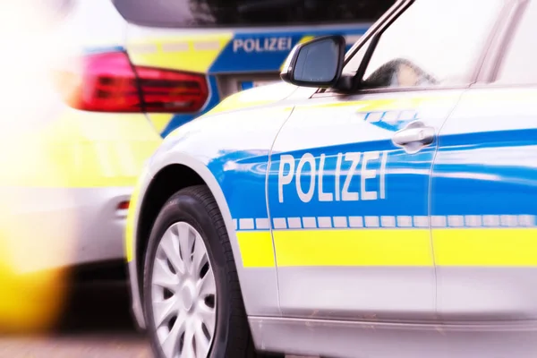 Ein Polizeiauto Auf Der Straße — Stockfoto