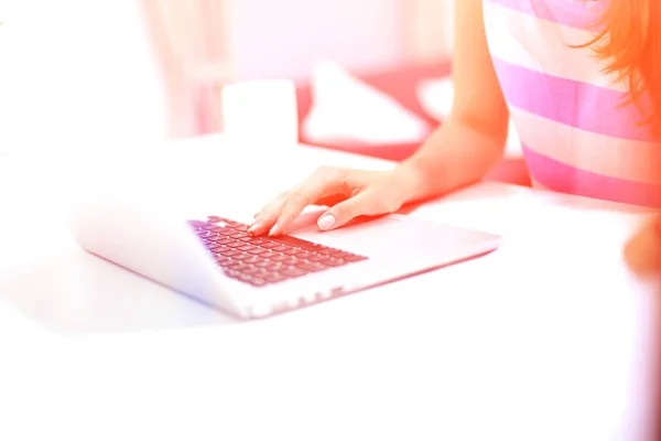 Woman with documents sitting on the desk — Stock Photo, Image