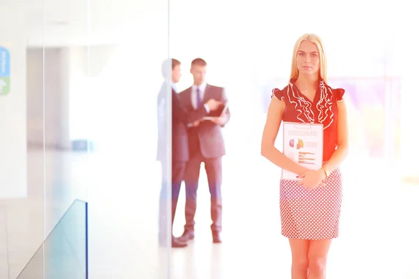 Smiling business people applauding a good presentation in the office . — Stock Photo, Image