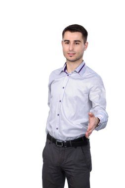 Beyaz arka planda izole edilmiş genç bir adamın portresi