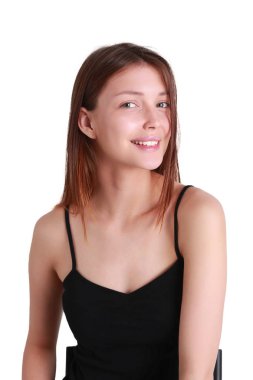 Beyaz arka planda güzel bir kadının portresi